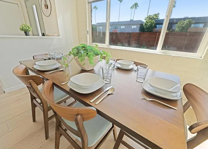 Charming 3br Midtown W Pool Holiday home *
