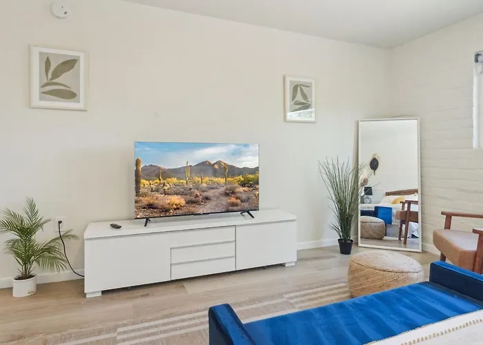 Holiday home Charming 3br Midtown W Pool