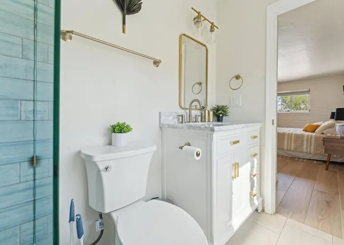 Holiday home Charming 3br Midtown W Pool