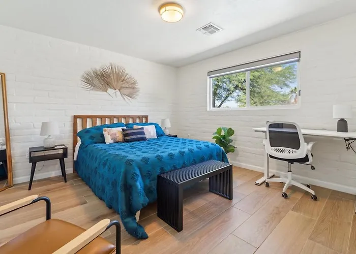 Charming 3br Midtown W Pool Holiday home *