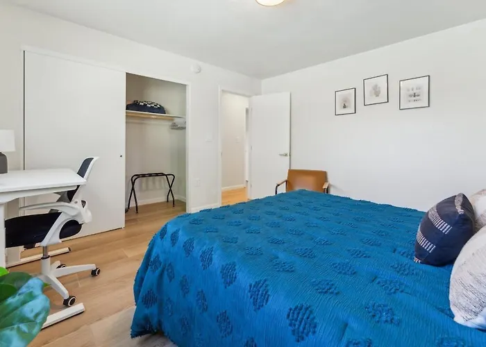 Holiday home Charming 3br Midtown W Pool *