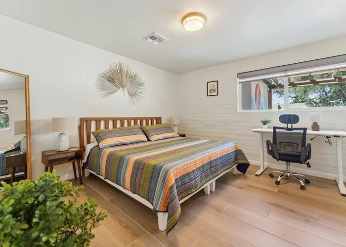 Charming 3br Midtown W Pool