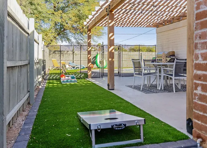 Charming 3br Midtown W Pool Holiday home *