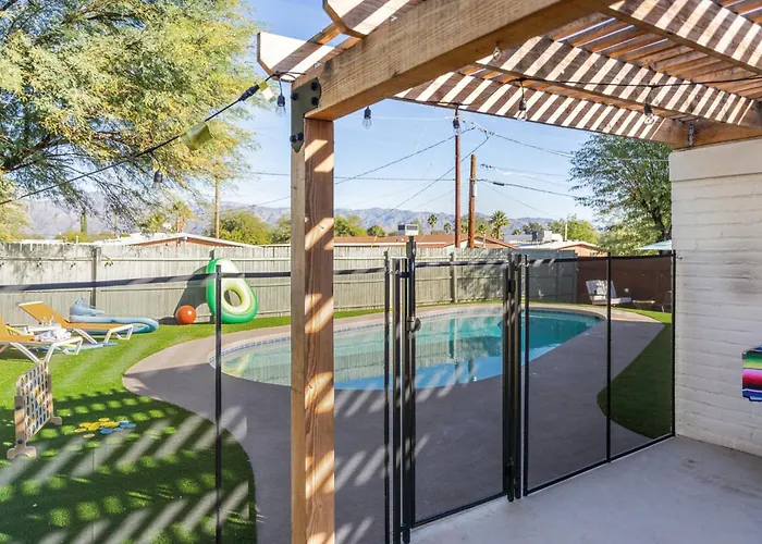 Charming 3br Midtown W Pool Holiday home *