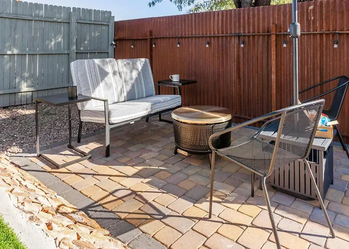 Charming 3br Midtown W Pool Holiday home